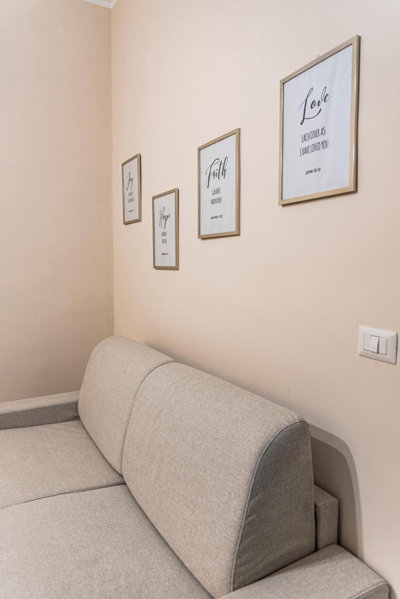 Charm House Apartment *